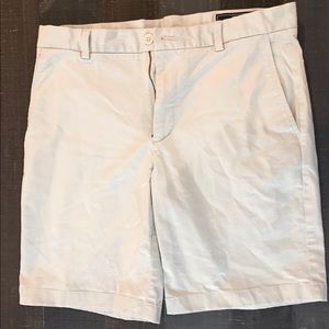Vineyard Vines shorts